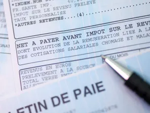 L'Union européenne a voté l'obligation pour les entreprises de faire preuve de transparence salariale pour lutter contre les inégalités entre homme et femme. La France a 2 ans pour se mettre en conformité.