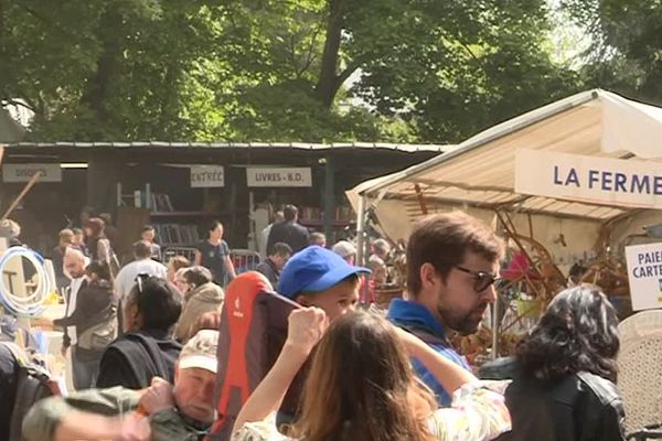 Depuis plus d'un demi-siècle, une fois par an, Montmorency dans le Val d'Oise accueille la brocante de l'ODER.