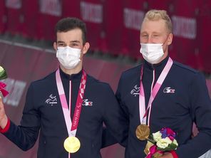 Le tandem cycliste Alexandre Lloveras-Corentin Ermenault a remporté la médaille d'or en course-la-montre lors des Jeux paralympiques à Tokyo en 2021.