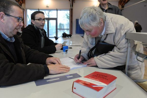 Vote départementales à Plouec-du-Trieux dans les Côtes d'Armor -29/03/2015