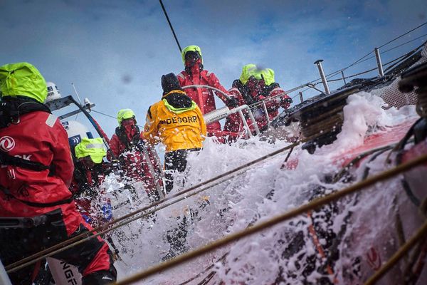 L'équipage de Dongfeng sur le pont