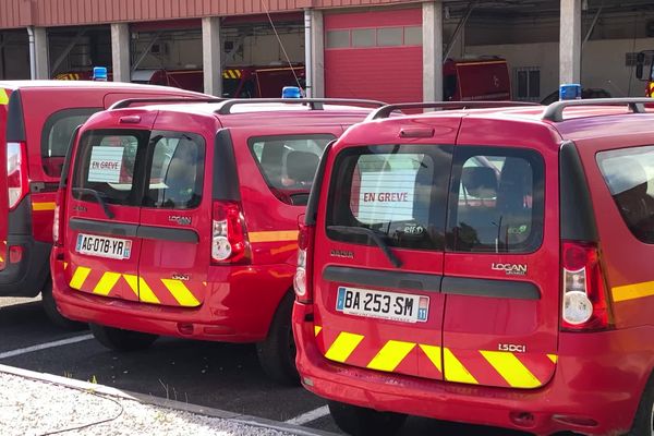 Depuis le 29 mars, les pompiers de l'Aude sont en grève : ils dénoncent un manque de financement. Jeudi 23 mai 2024.