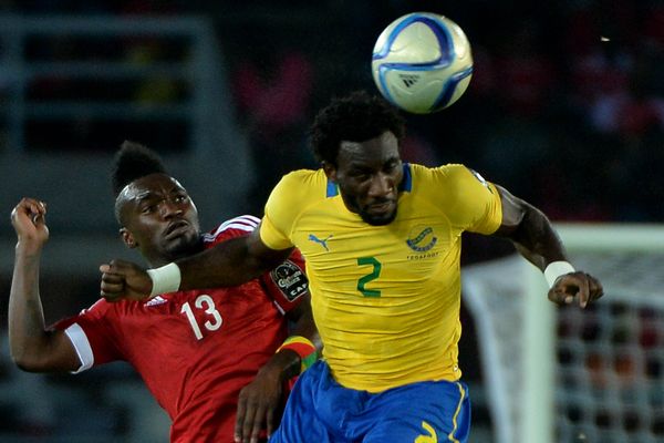 Aaron Appindangoyé, avec le maillot jaune du Gabon, lors de la Coupe d'Afrique des Nations en 2015.