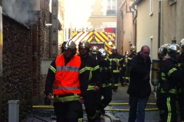 Une quarantaine de pompiers mobilisée sur l'incendie rue de la Tuilerie à Rennes