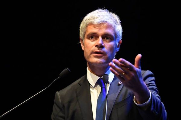 La région va apporter 35 millions d'euros pour soutenir le secteur des nanotechnologies à Grenoble. Laurent Wauquiez "a bon espoir" que la métropole de Grenoble, à la direction socialiste, apporte de son côté 10 millions.