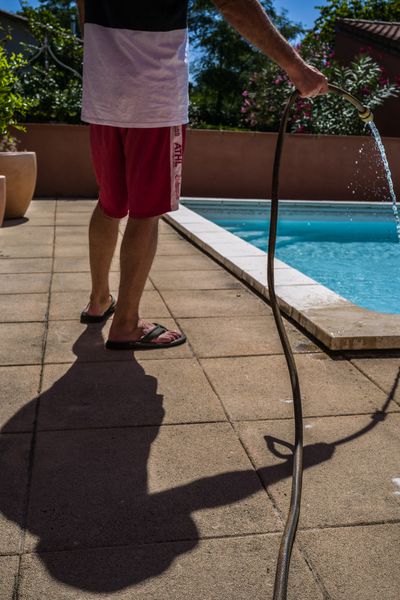 Il est interdit de remplir sa piscine en été en cas d'alerte lors des fortes chaleurs.