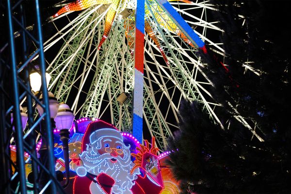 Chaque année, les illuminations font partie intégrante de la magie de Noël. Dans les villes, on tente donc de faire perdurer la fête tout en respectant la planète, comme à Antibes et Menton. Image d'illustration.