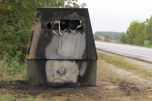 Photo d'illustration d'un radar incendié, prise dans l'Aube en septembre 2018.