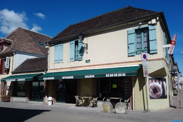 La boulangerie Calissa, détruite en partie par les flammes