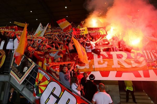 Les supporters lensois lors de la rencontre avec Nancy.