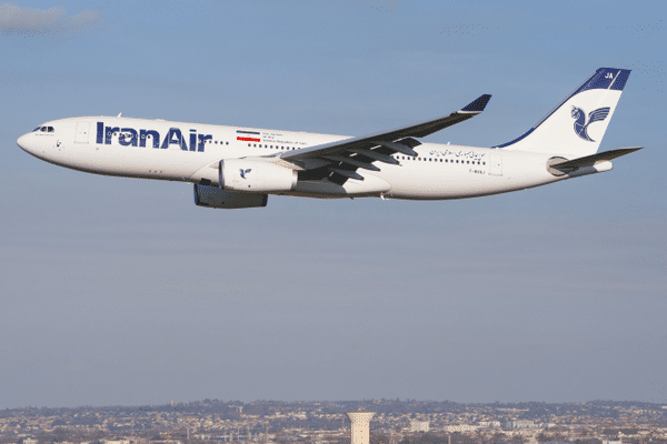 Le premier Airbus récemment livré à Iran Air au décollage de Toulouse