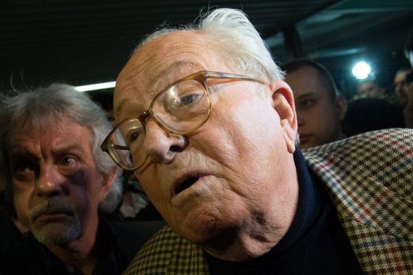 Jean-Marie Le Pen est président d'honneur du FN.