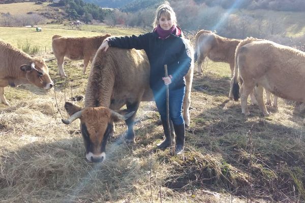 Dans le Puy-de-Dôme, Aurore Pailler, jeune agricultrice de 26 ans, se présente au concours de Miss Agricole.