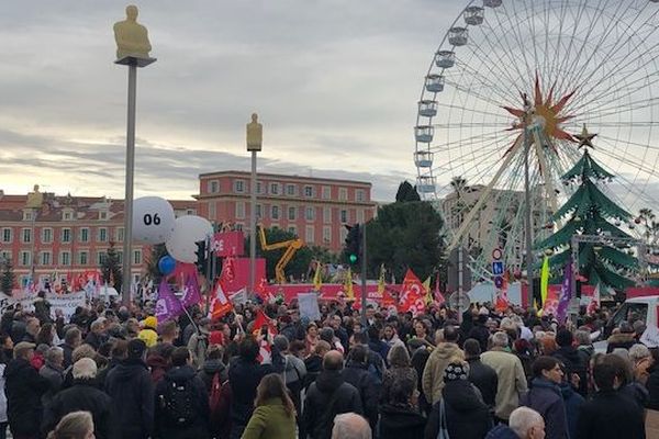 Manifestation place Massena à Nice