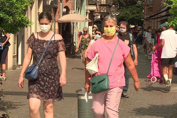 Beaucoup de monde dans les rues de la cité épiscopale cet été, d'où la demande de la maire. 