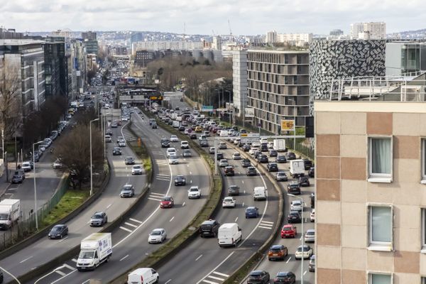 Le périphérique parisien "passera à 50 km/h maximum courant octobre" selon Anne Hidalgo.