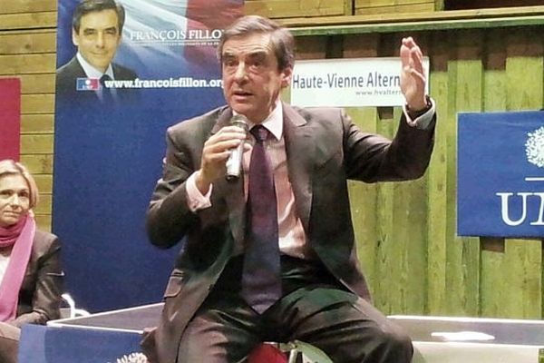 François Fillon était accompagné sur le ring de Lanaud par Valérie Pecresse.