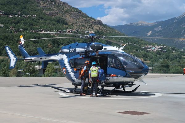 Originaire de Lyon, la victime faisait partie d'un groupe de six personnes encadré par un guide de haute montagne. L'avalanche s'est produite à 2 300 m d'altitude, ce qui nécessité l'intervention de l'hélicoptère "Choucas 05".