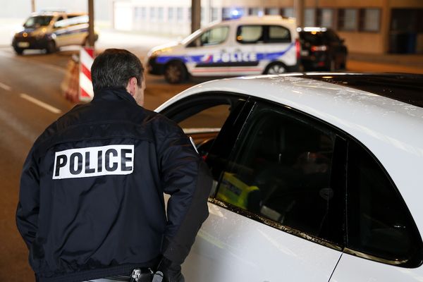 Un homme a pris la fuite après un accident sur l'A35. (image d'illustration)