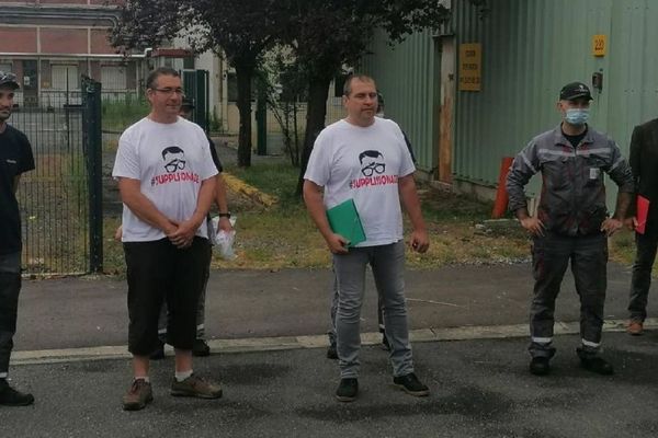 Les représentants du personnel réunis ce mardi 2 juin sur le site de Tarbes Industry pour alerter sur la situation de leur entreprise