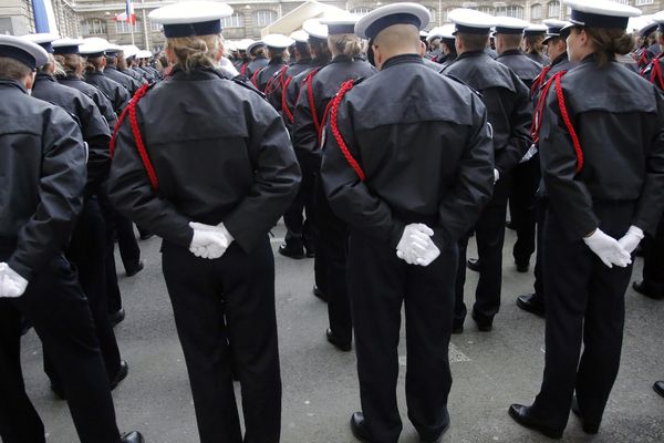 L'hommage rendu aux trois policiers tués dans les attentats de janvier 2015, à la préfecture de police, le 13 janvier 2015.