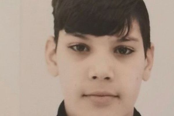 Le jeune Bilal, 13 ans a quitté son domicile ce jeudi, il est entièrement vêtu de noir et porte un sac à dos fluo - avril 2020