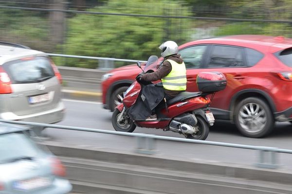 Les deux-roues motorisés constituent une catégorie particulièrement vulnérable parmi les usagers de la route.