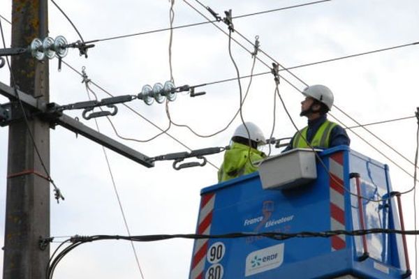 ERDF se mobilise pour rétablir l'électricité en Picardie après la tempête Dirk