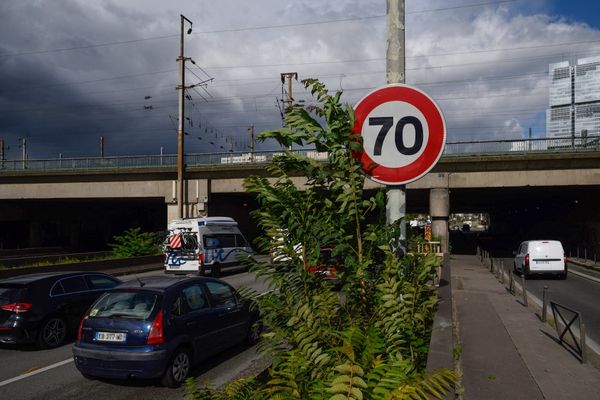 La maire de Paris veut abaisser la vitesse du périphérique de 70 à 50 km/h.