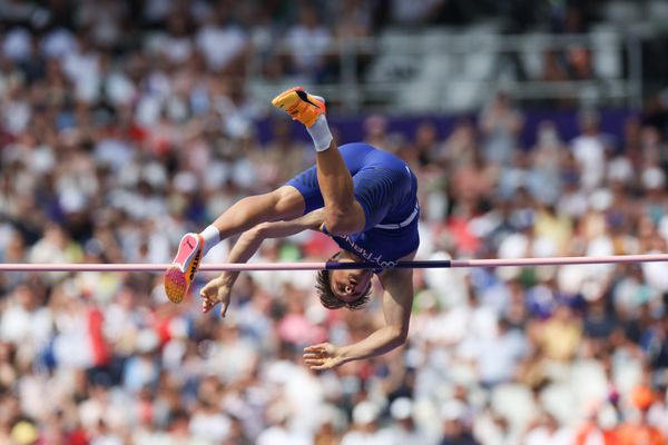 Espoir de médaille pour l'athlétisme français, le perchiste grenoblois Thibaut Collet a échoué à 5,75 mètres.