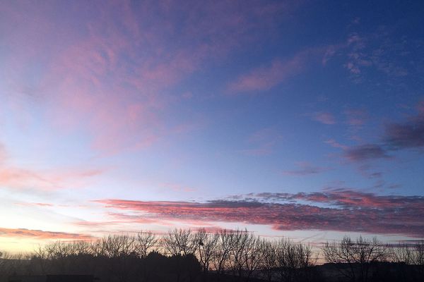 Les éclaircies matinales s'amenuiseront face à des nuages plus nombreux au fil des heures...