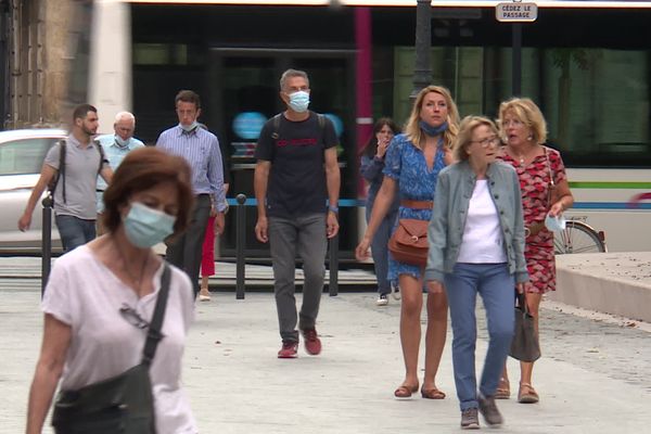 A Bordeaux, certains ont apprécié pouvoir tomber le masque. En le gardant toujours accessible...