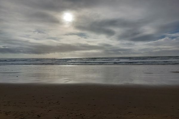 Le ciel reste gris mais les pluies commencent à faiblir