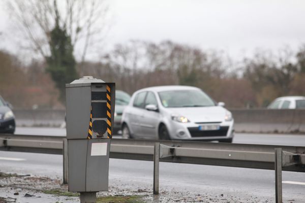 Un radar entre Chartres et Paris dans le top 10 radars fixes ayant le « plus flashé » en 2017, un radar entre Blois et Tours parmi radars fixes ayant le « moins flashé » en 2017. 