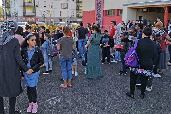 La rentrée ce lundi 2 septembre 2019 dans l'école élémentaire Anjou à Dijon.