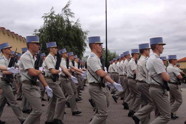 La répétition du défilé du 14 juillet à l'ENSOA de St-Maixent (79)