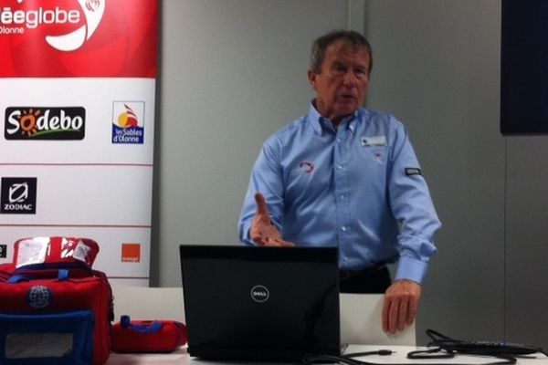 Conférence de presse aux Sables-d'Olonne du célèbre Dr Chauve qui est depuis 1989 le médecins du Vendée Globe