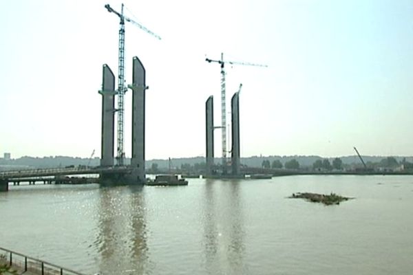 Quel sera le nom du nouveau pont de Bordeaux?