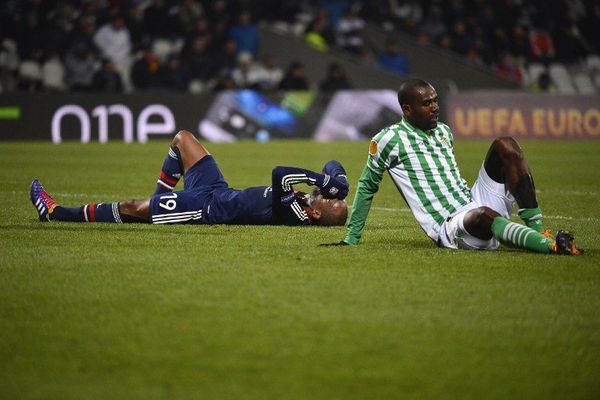 Briand est sorti juste avant la mi temps sur blessure : Il souffre d'une lésion derrière la cuisse