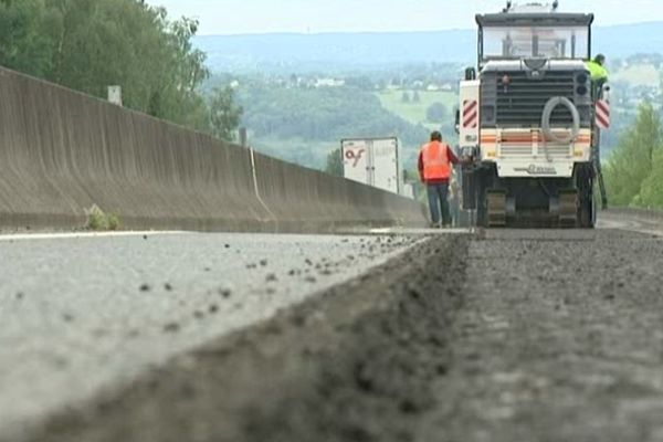 La chaussée doit être entièrement refaite sur environ 2 kms.