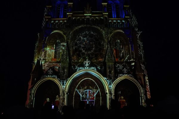 Le son et lumière sur la façade de la cathédrale de Laon est projeté jusqu'au 25 août 2024.