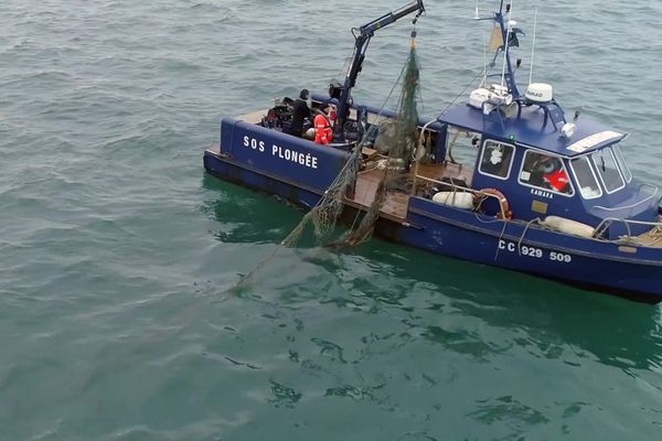 Le Comité Régional des Pêches de Bretagne dresse le bilan de la mission Casper, en vu de débarrasser les fonds marins des bateaux fantômes