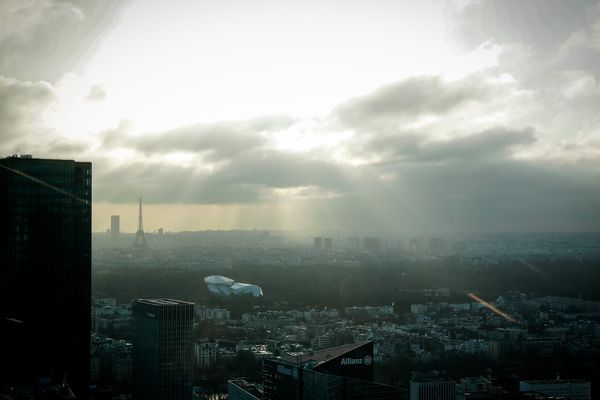 Une vue aérienne depuis le quartier de La Défense.