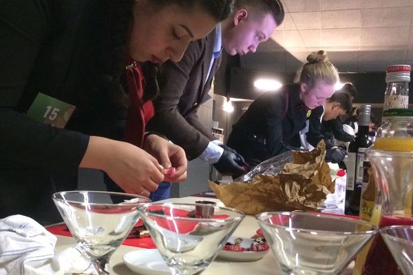 Cette année, les finalistes des trophées internationaux des Calavdos nouvelle vogue doivent marier le spiritueux normand avec des légumes