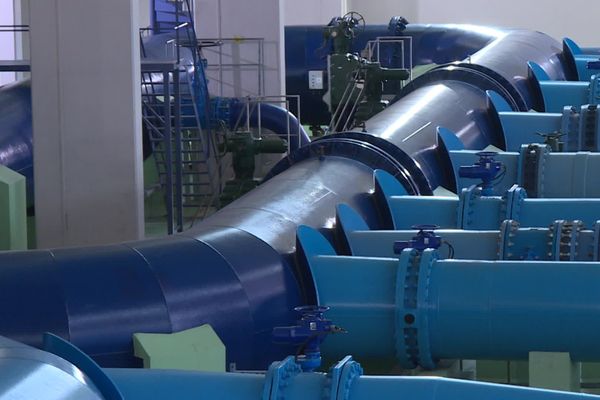 Le président de la métropole du Grand Lyon Bruno Bernard a participé à la visite l’usine des eaux de Croix-Luizet 