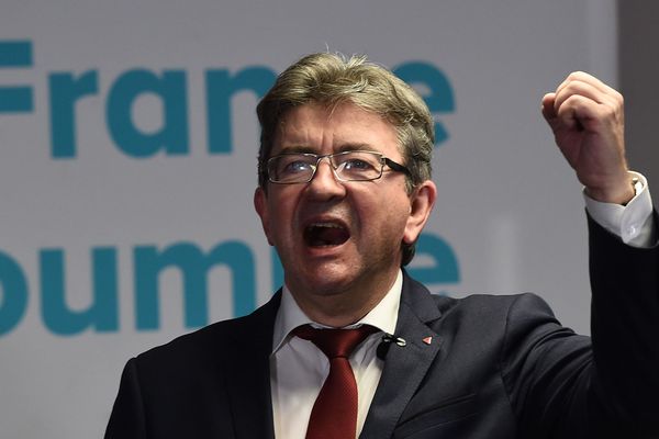 "Pas touche à Muriel !" C'est en ces termes que Jean-Luc Mélenchon a décidé de prendre la défense de Muriel Ressiguier. La députée France insoumise de l'Hérault a été accusée notamment par Philippe Saurel, le maire, d'avoir jouer un rôle de "pompier pyromane" lors de la manifestation de samedi. 