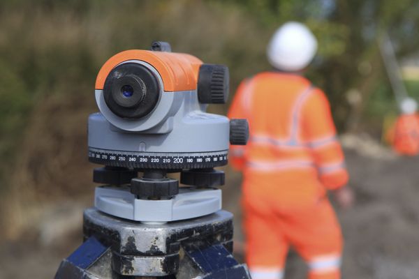 17 cambriolages au préjudice de cabinets de géomètres français sont imputés à des ressortissants roumains