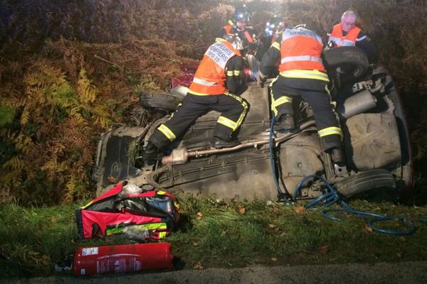 Les pompiers ont du procéder à la désincarcération d'un homme dans l'une des voitures accidentées