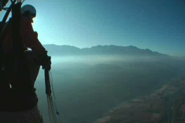 "Le nid", un film réalisé par les passionnés de parapente de St Hilaire-du-Touvet, programmé par le festival en 2010. 