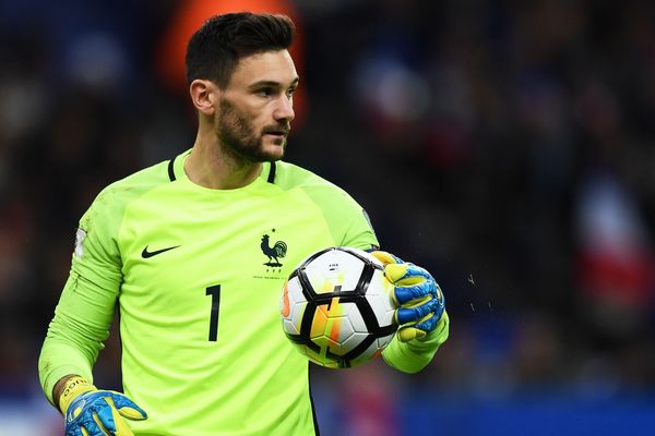 Hugo LLoris, Niçois et capitaine des Bleus lors d'un match contre le Biélorussie.